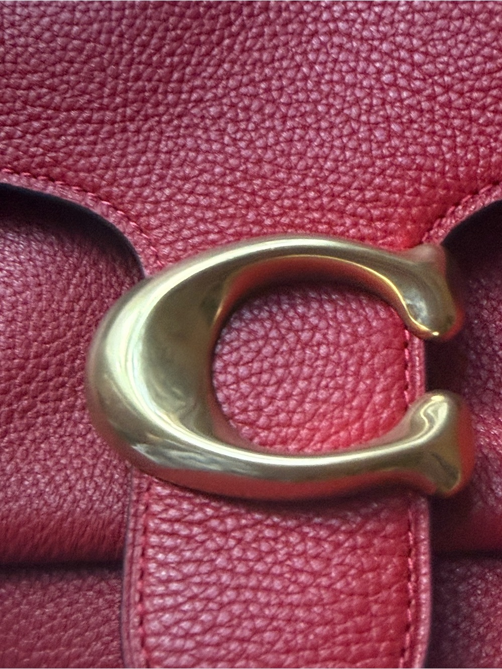 Coach Tabby 26 Red Pebble Leather Crossbody with Gold 'C' Accent - Picture 2 of 11